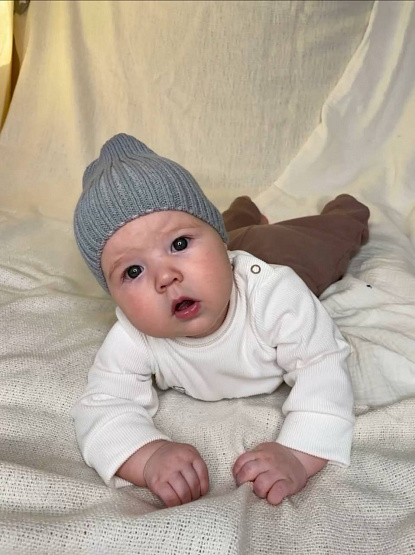 Б-299 Шапочка детская в стиле "Бини". вязаная. полушерсть, серая