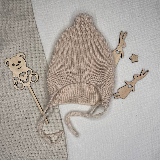 Б-301 Вязаная шапочка на завязках. Бежевая