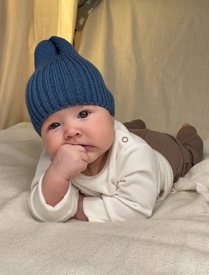 Б-299 Шапочка детская в стиле "Бини". вязаная. полушерсть, джинс