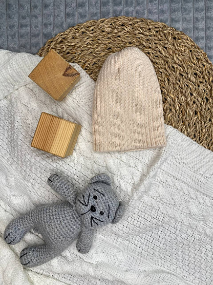 Б-299 Шапочка детская в стиле "Бини". вязаная. полушерсть, бежевая